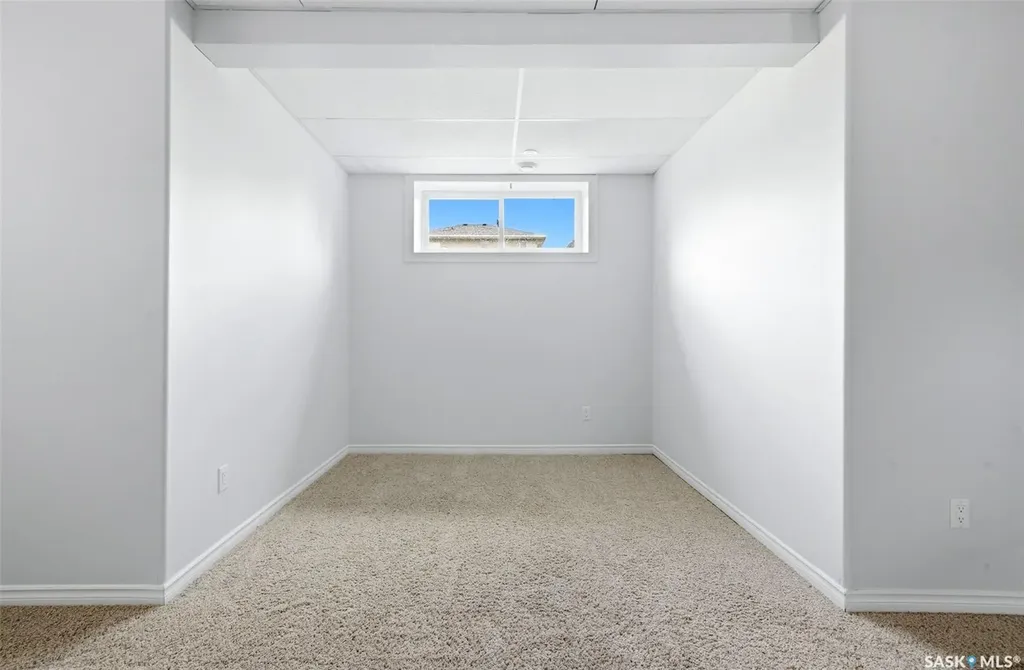 2755 Alfred Crescent Regina SK S4V 1E5