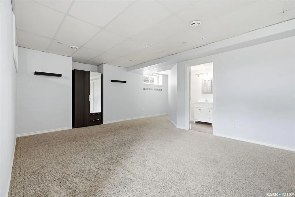 2755 Alfred Crescent Regina SK S4V 1E5