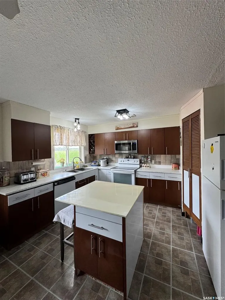 207 Railway Avenue Rabbit Lake SK S0M 2L0
