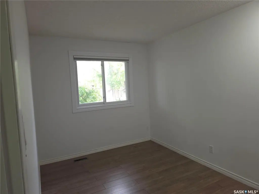 1128 Mckercher Drive Saskatoon SK S7H 4Y7