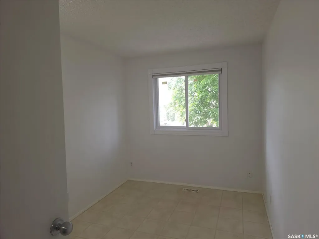 1128 Mckercher Drive Saskatoon SK S7H 4Y7