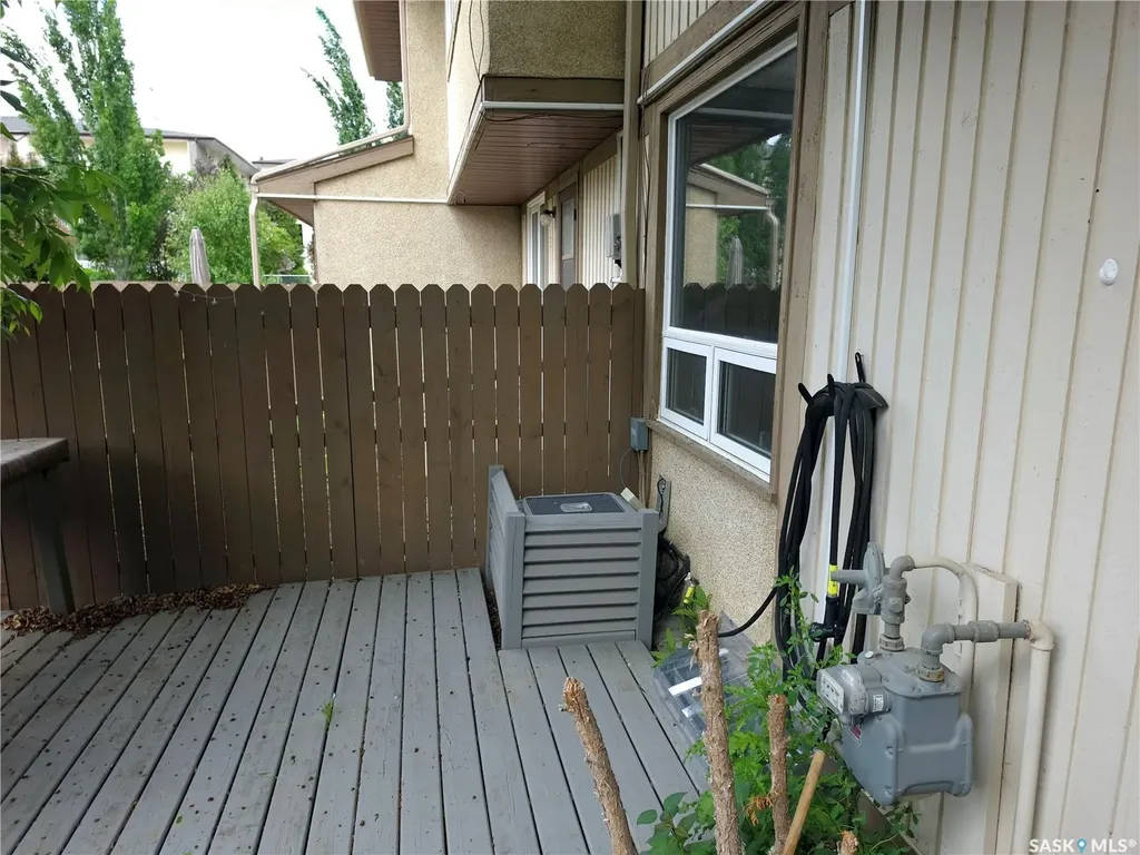 1128 Mckercher Drive Saskatoon SK S7H 4Y7
