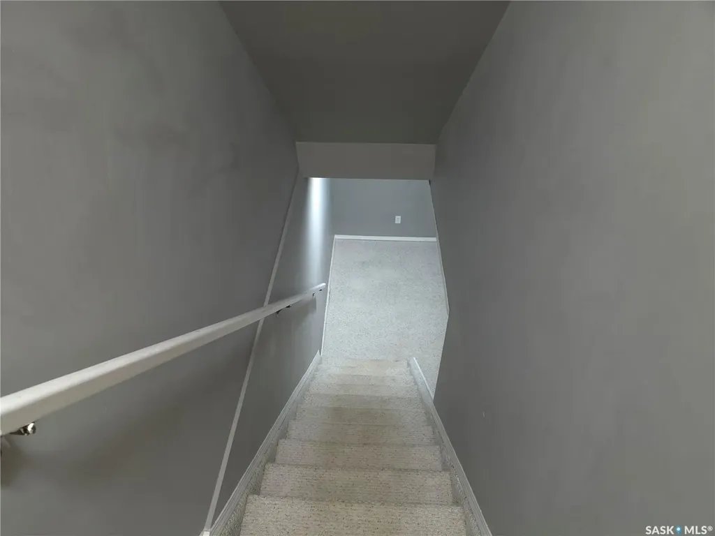 1128 Mckercher Drive Saskatoon SK S7H 4Y7