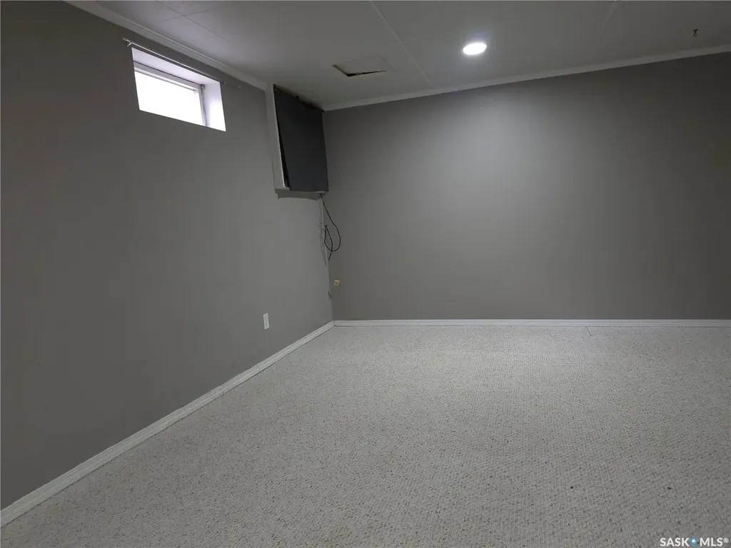 1128 Mckercher Drive Saskatoon SK S7H 4Y7