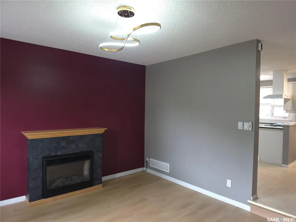 1128 Mckercher Drive Saskatoon SK S7H 4Y7