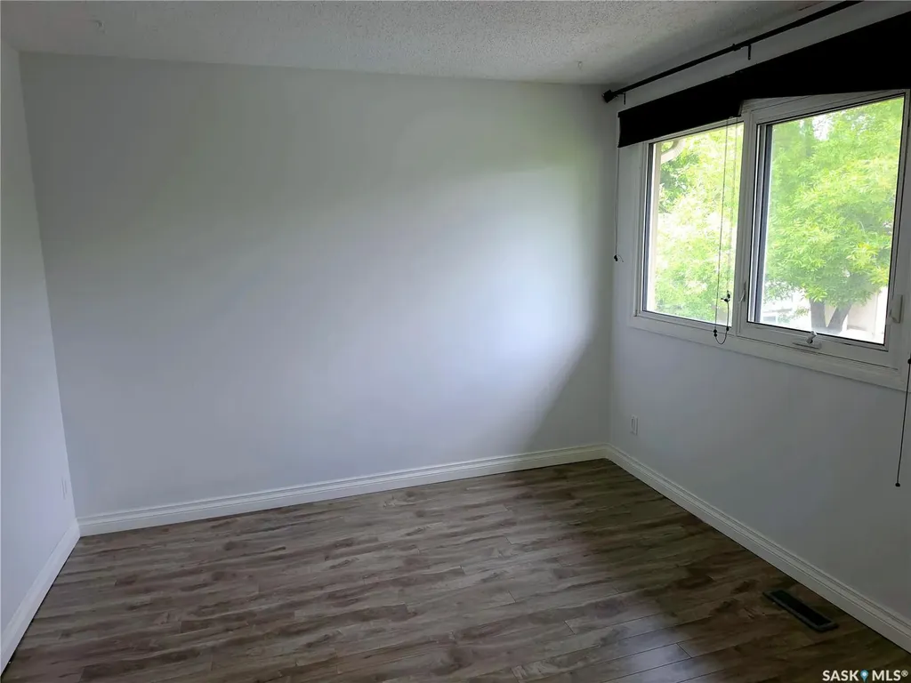 1128 Mckercher Drive Saskatoon SK S7H 4Y7