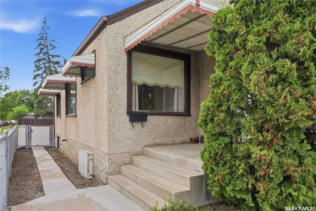 201 P Avenue N Saskatoon SK S7L 2V6