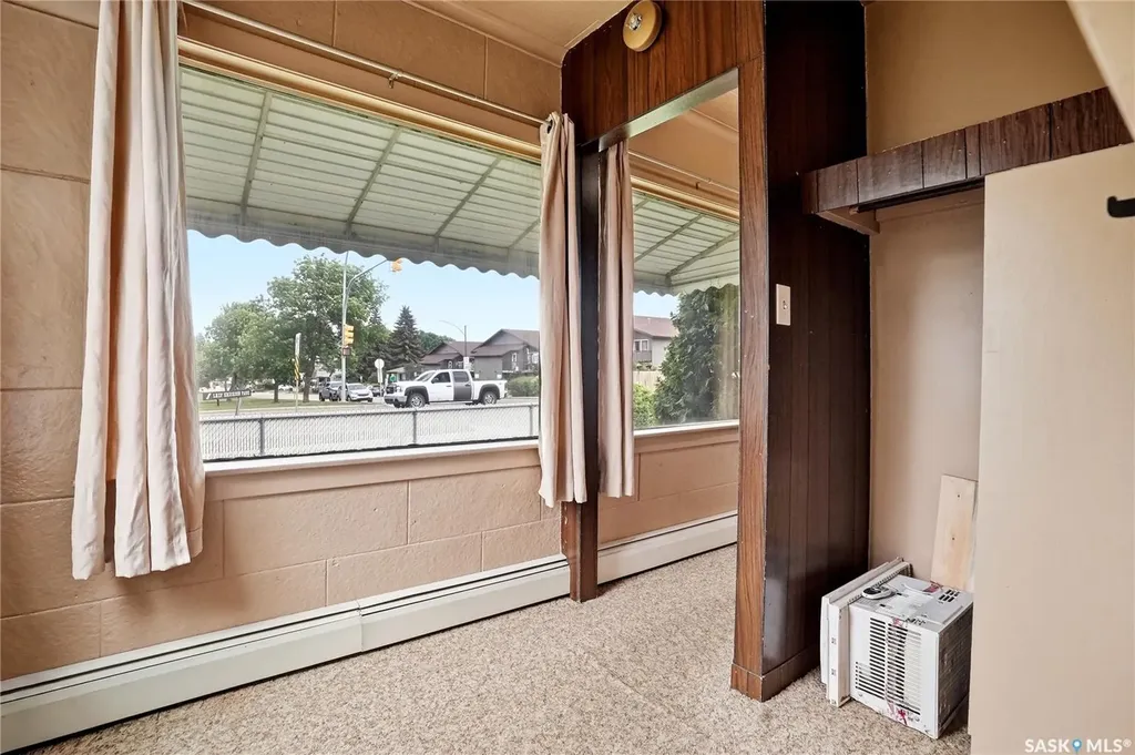 201 P Avenue N Saskatoon SK S7L 2V6