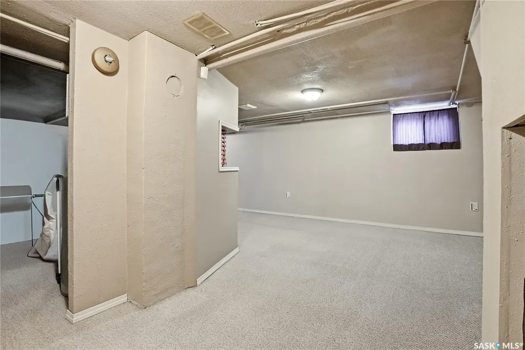 201 P Avenue N Saskatoon SK S7L 2V6
