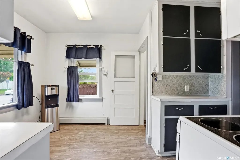 201 P Avenue N Saskatoon SK S7L 2V6