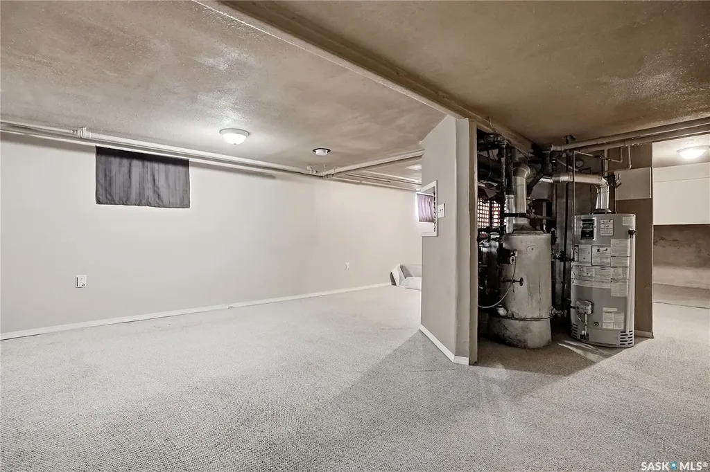 201 P Avenue N Saskatoon SK S7L 2V6