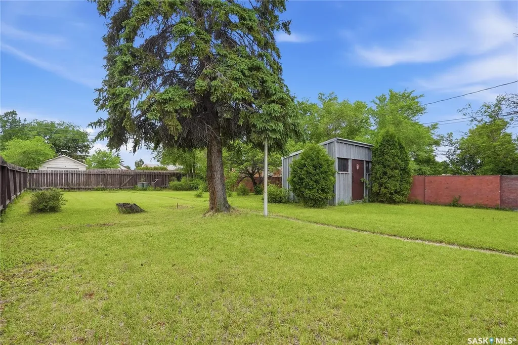 201 P Avenue N Saskatoon SK S7L 2V6
