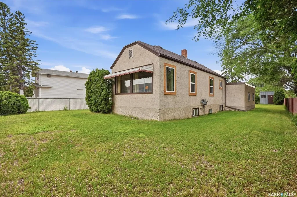 201 P Avenue N Saskatoon SK S7L 2V6