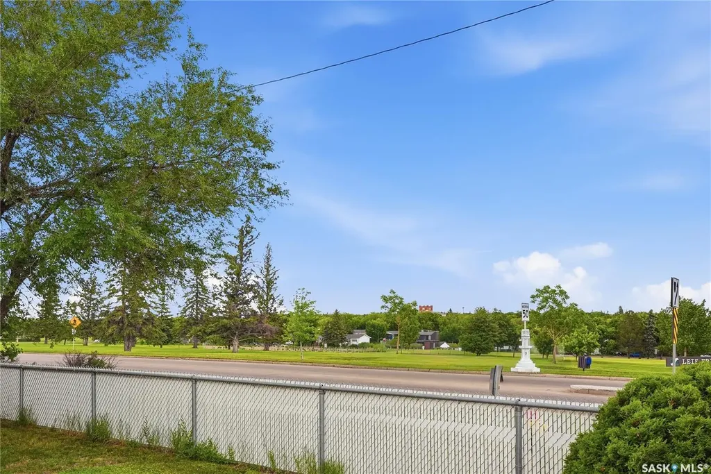 201 P Avenue N Saskatoon SK S7L 2V6