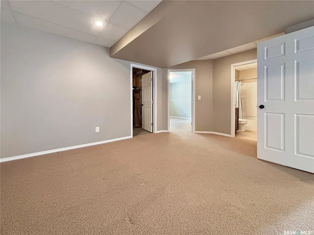 303 Diefenbaker Avenue Hague SK S0K 1X0