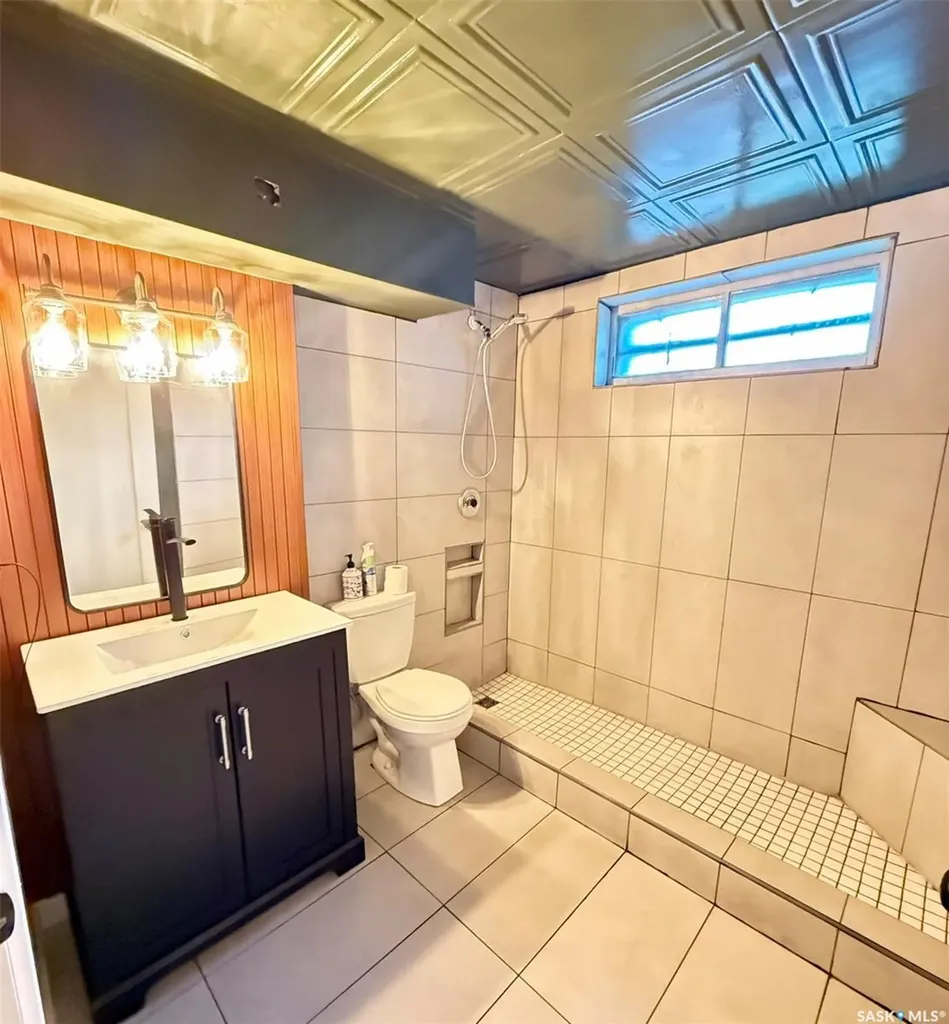 2406 Clarence Avenue S Saskatoon SK S7J 1M1