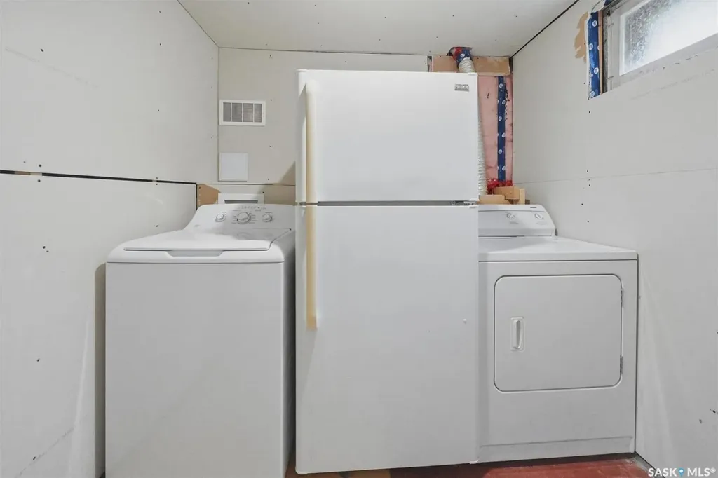 2406 Clarence Avenue S Saskatoon SK S7J 1M1