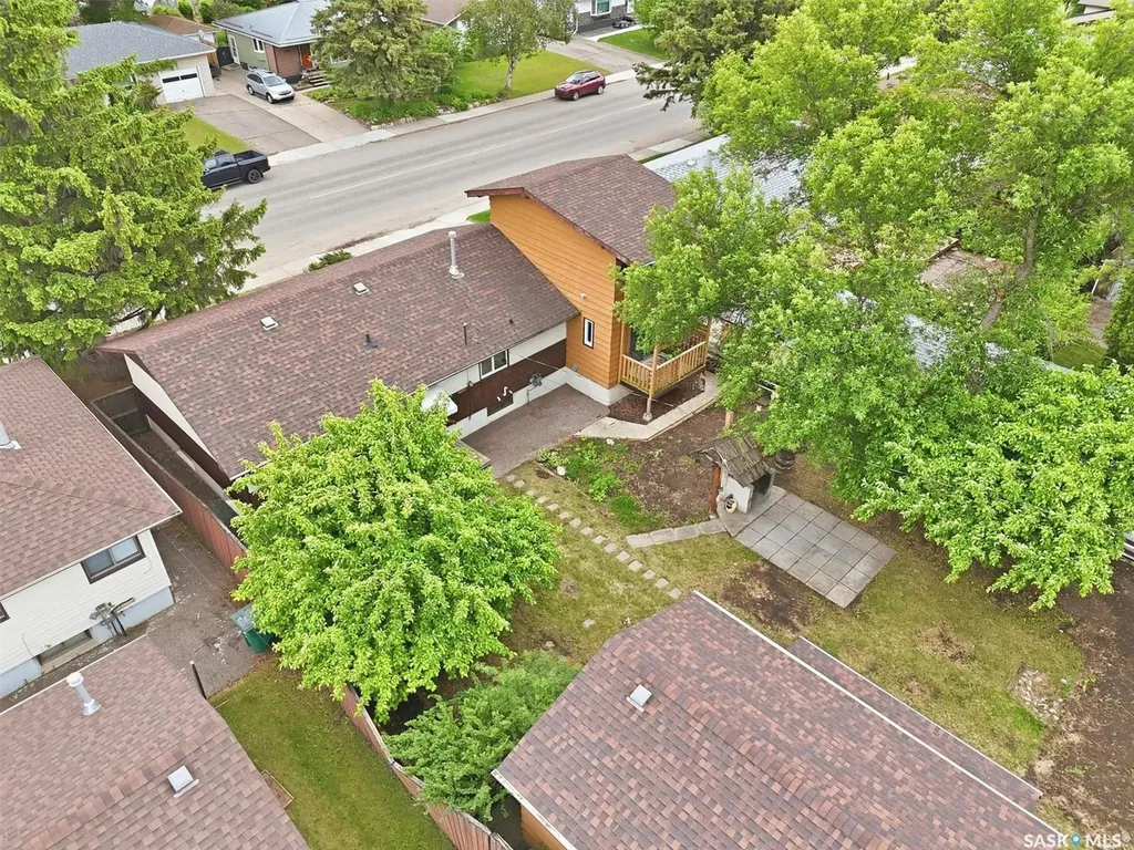 2406 Clarence Avenue S Saskatoon SK S7J 1M1