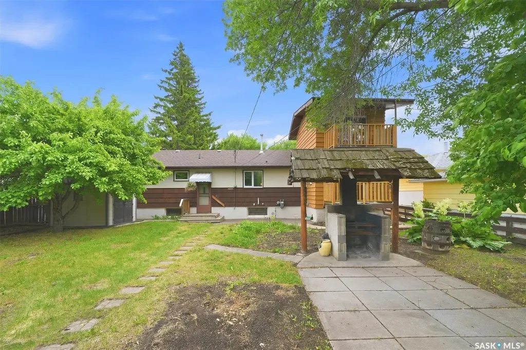 2406 Clarence Avenue S Saskatoon SK S7J 1M1
