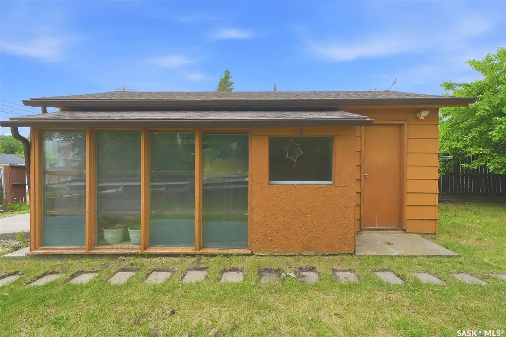 2406 Clarence Avenue S Saskatoon SK S7J 1M1