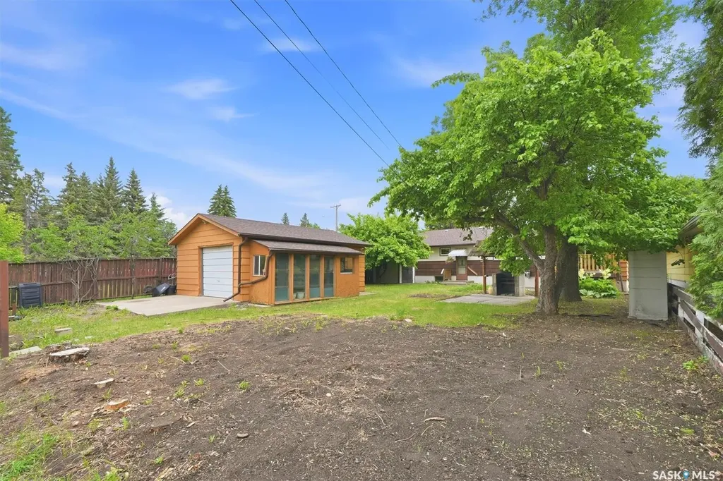 2406 Clarence Avenue S Saskatoon SK S7J 1M1