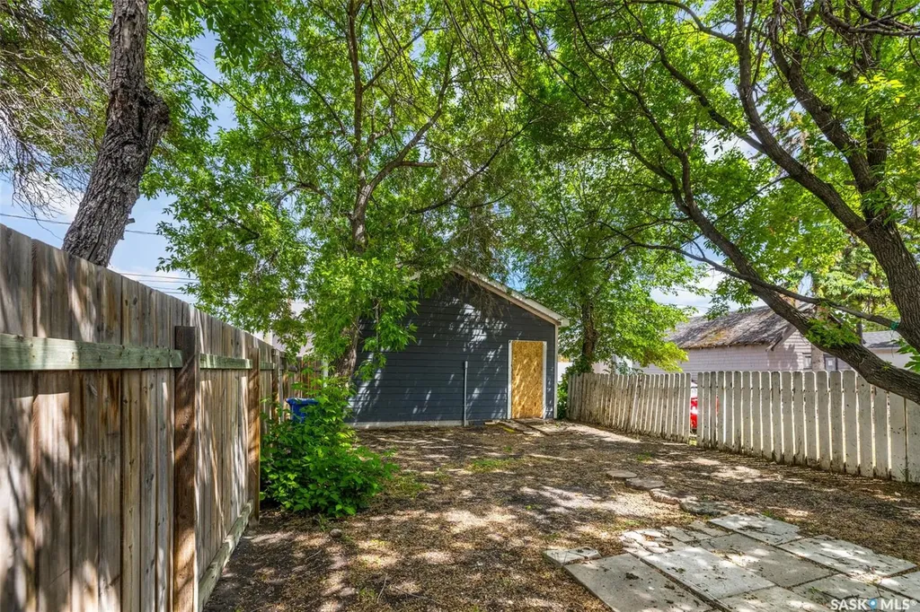 1861 Broder Street Regina SK S4N 3R7