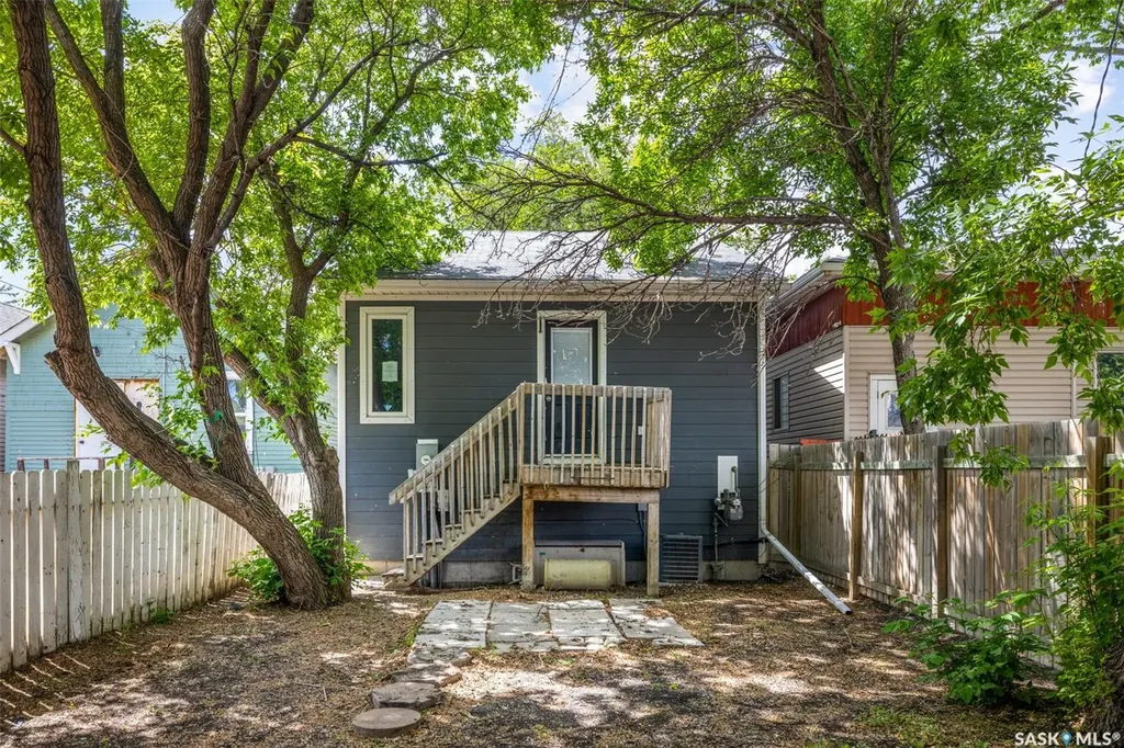1861 Broder Street Regina SK S4N 3R7