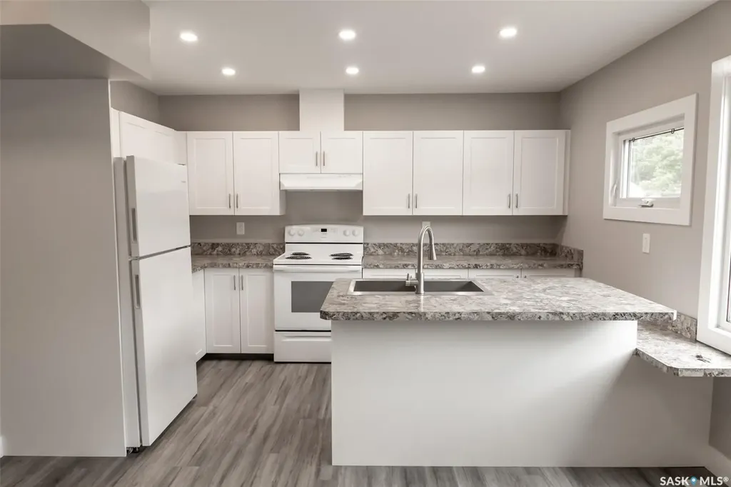 59 Lillooet Street E Moose Jaw SK S6H 4S3