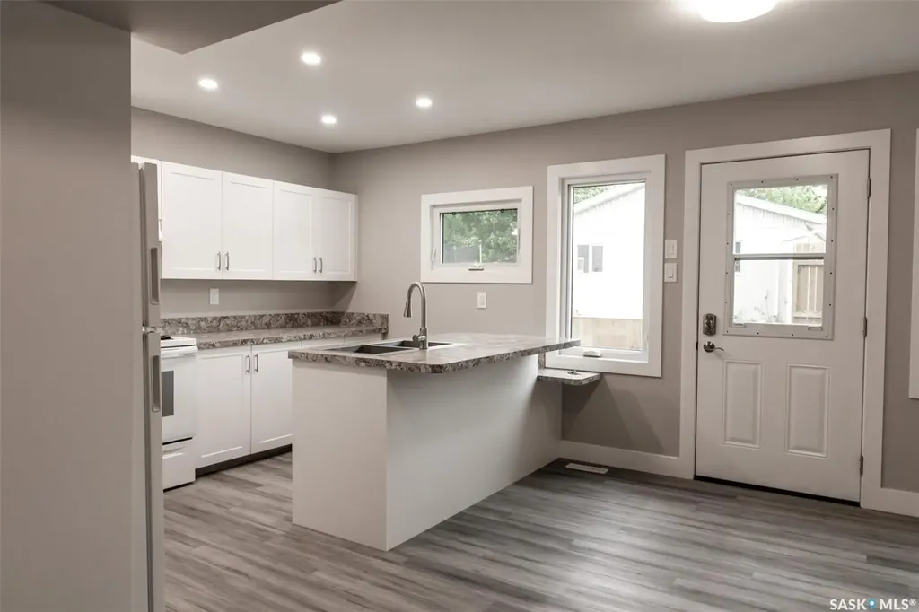 59 Lillooet Street E Moose Jaw SK S6H 4S3