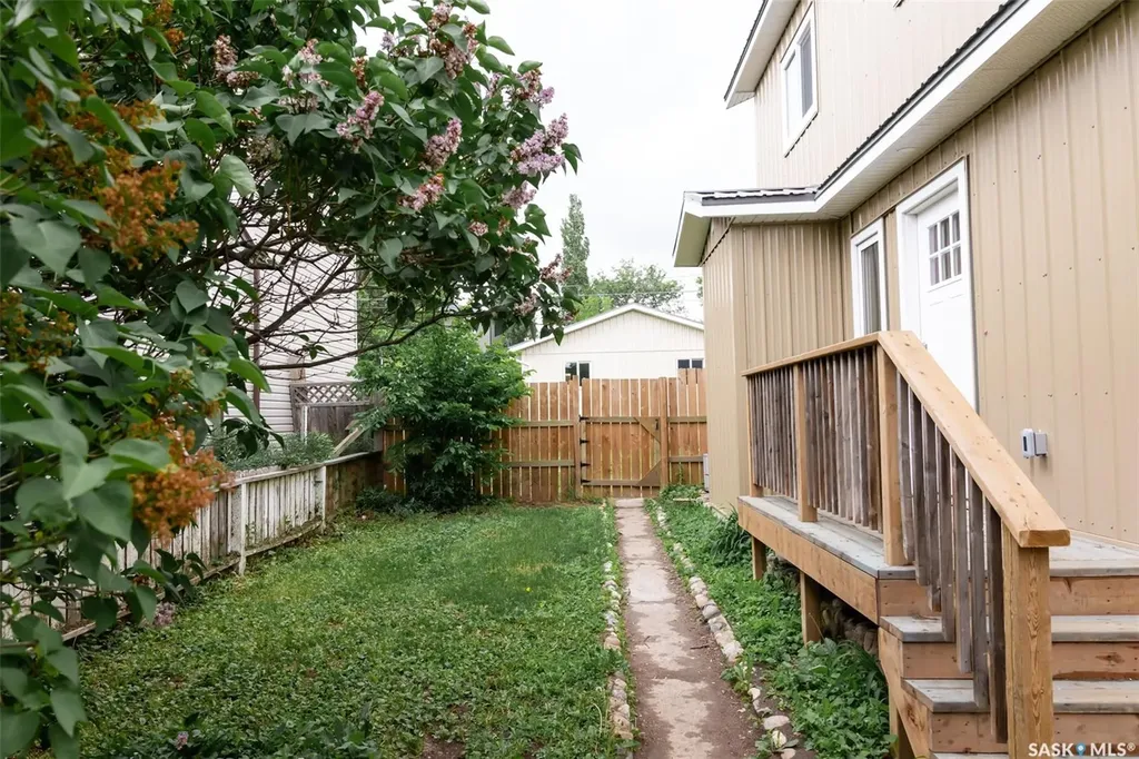 59 Lillooet Street E Moose Jaw SK S6H 4S3