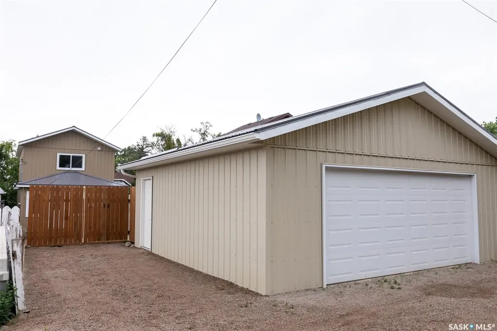 59 Lillooet Street E Moose Jaw SK S6H 4S3