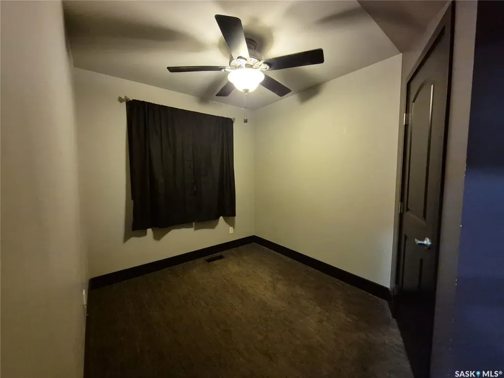 826 Chaplin Street E Swift Current SK S9H 1J5