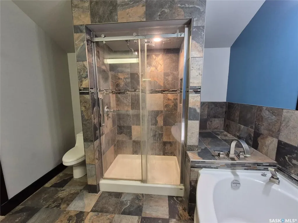 826 Chaplin Street E Swift Current SK S9H 1J5