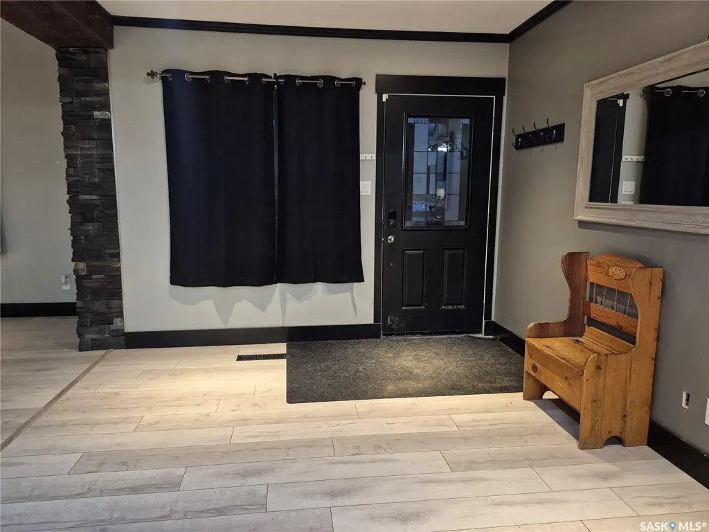 826 Chaplin Street E Swift Current SK S9H 1J5