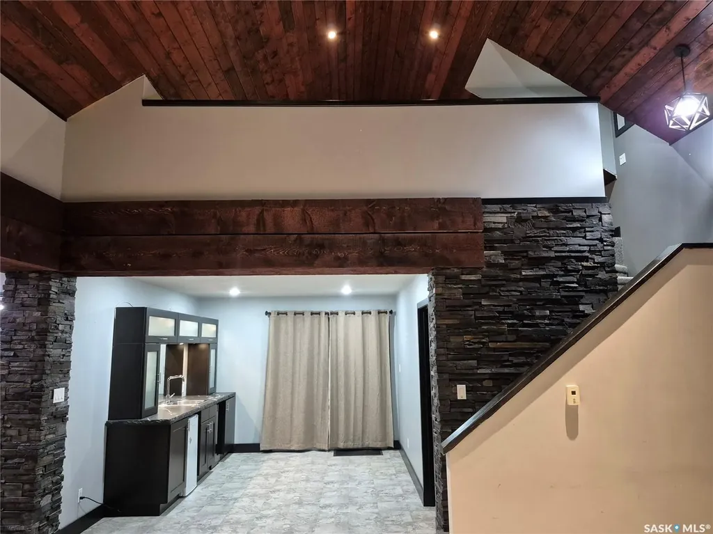 826 Chaplin Street E Swift Current SK S9H 1J5