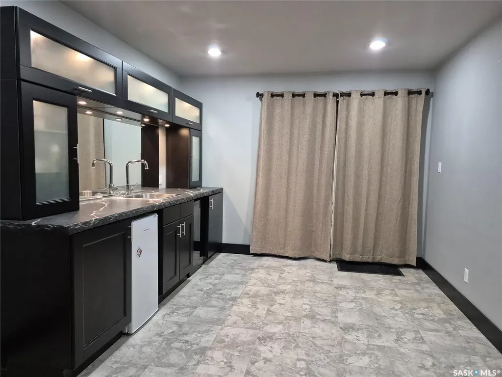 826 Chaplin Street E Swift Current SK S9H 1J5