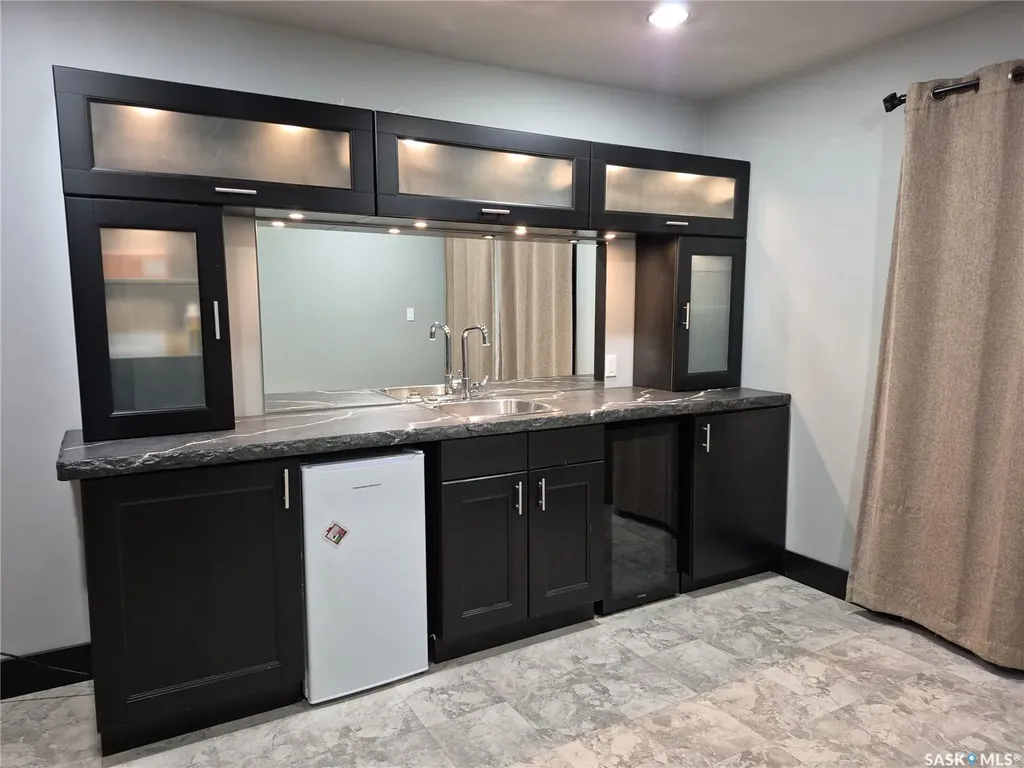 826 Chaplin Street E Swift Current SK S9H 1J5