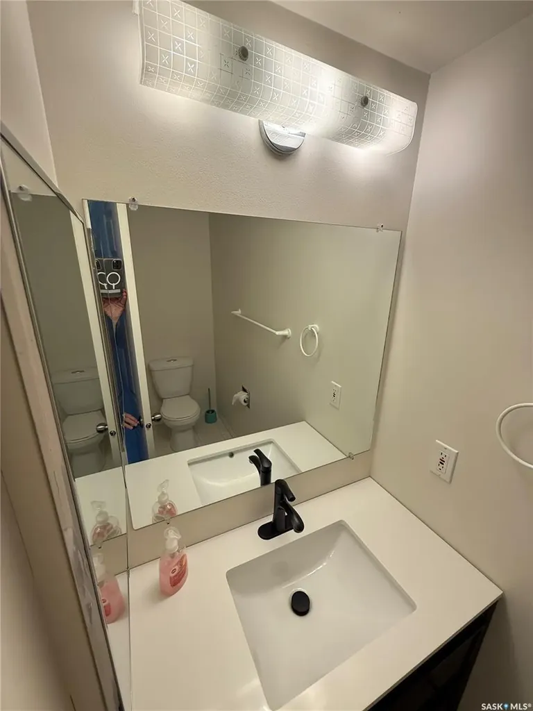 86 Duncan Crescent Saskatoon SK S7H 4K4