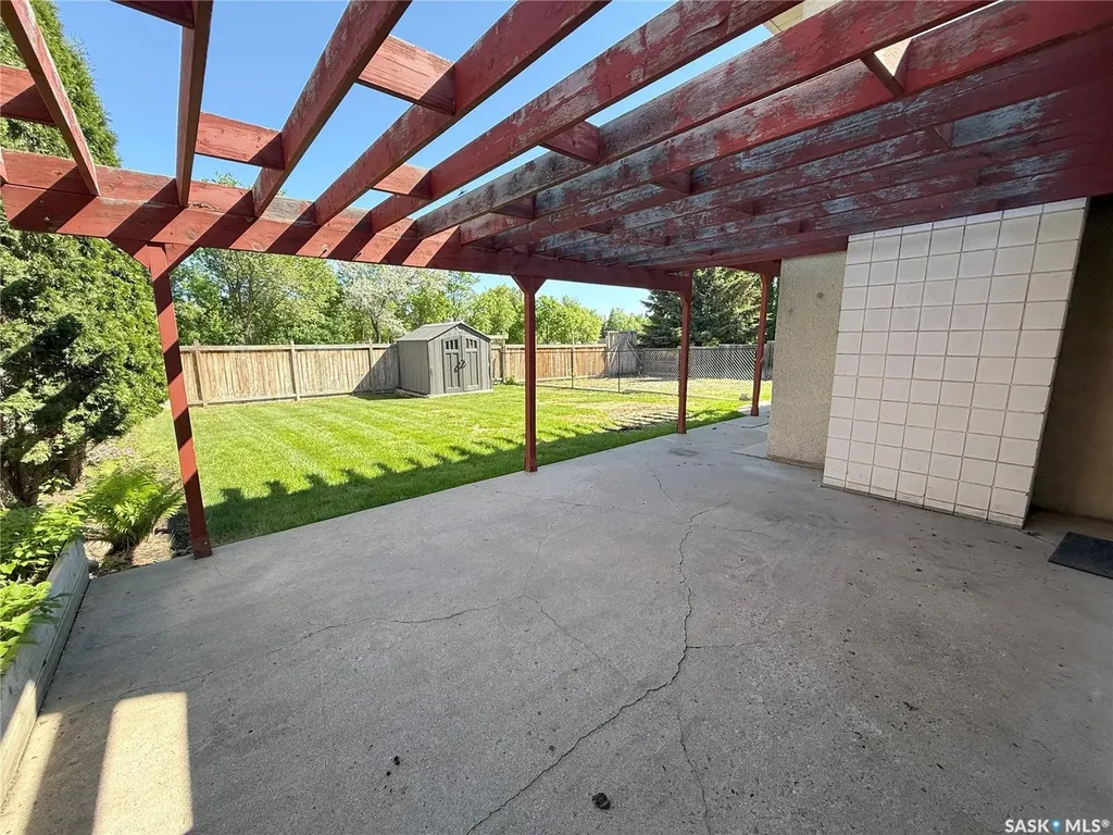86 Duncan Crescent Saskatoon SK S7H 4K4