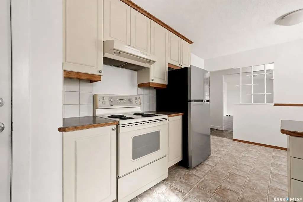 134 Ellison Crescent Regina SK S4R 4V5