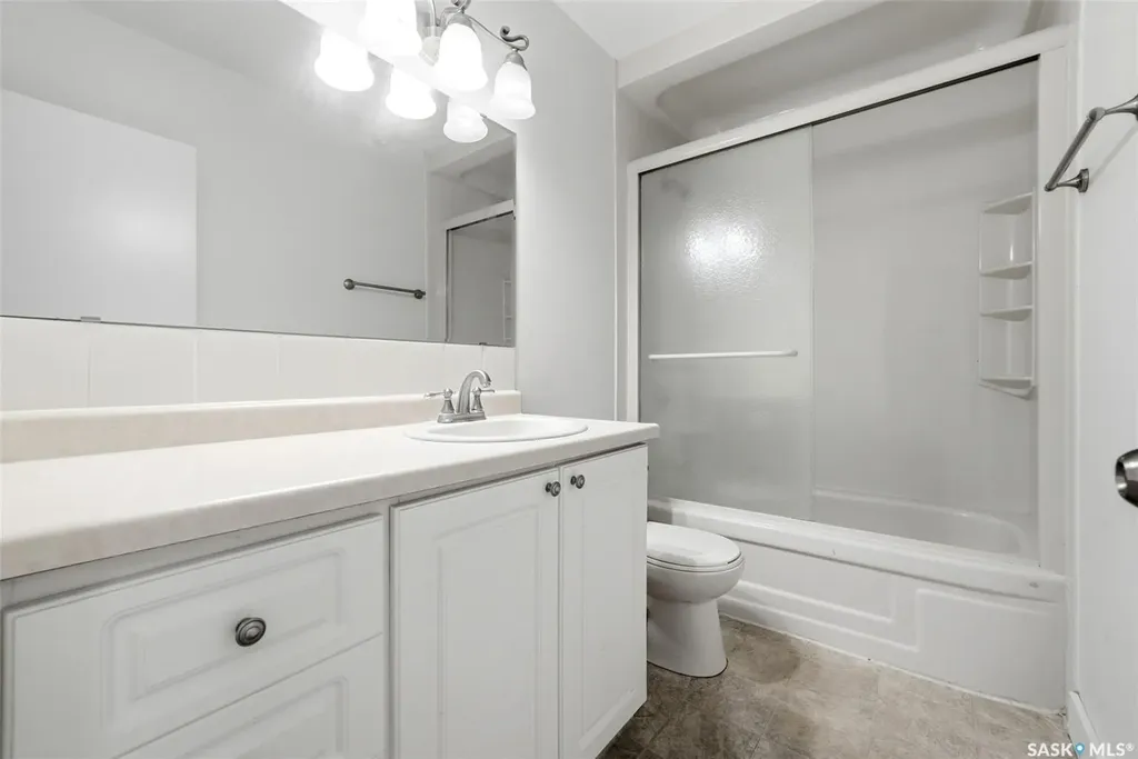 134 Ellison Crescent Regina SK S4R 4V5