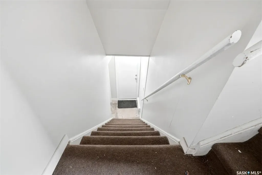 134 Ellison Crescent Regina SK S4R 4V5