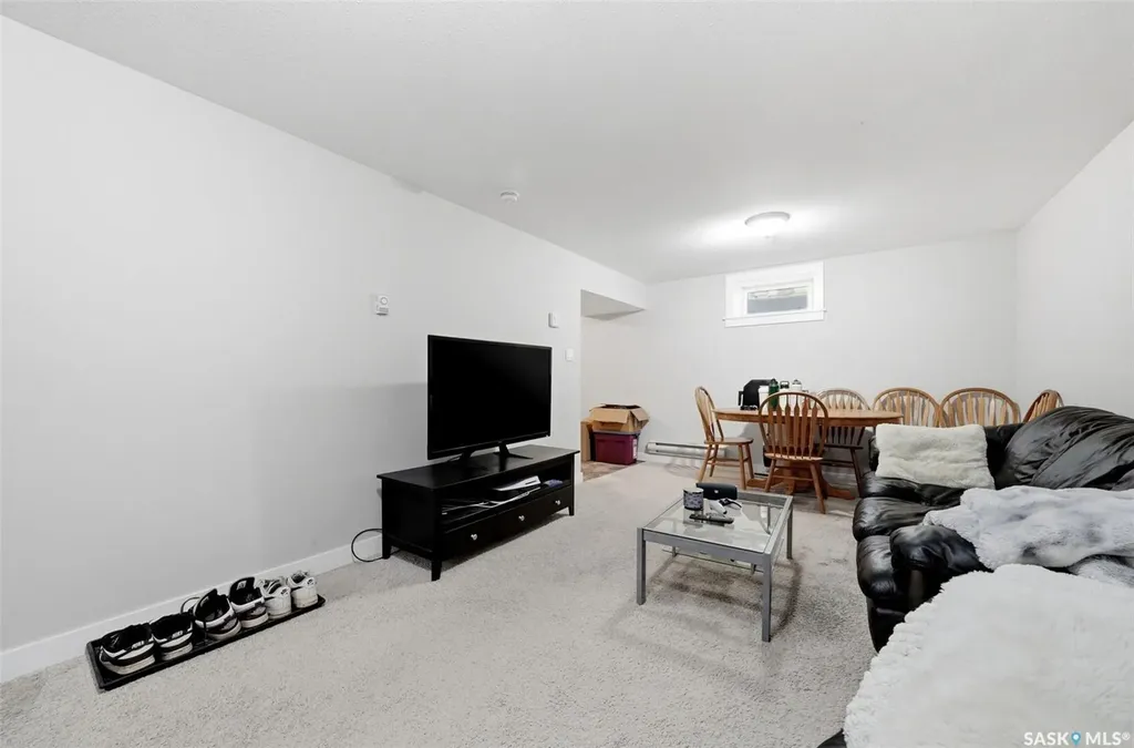 134 Ellison Crescent Regina SK S4R 4V5