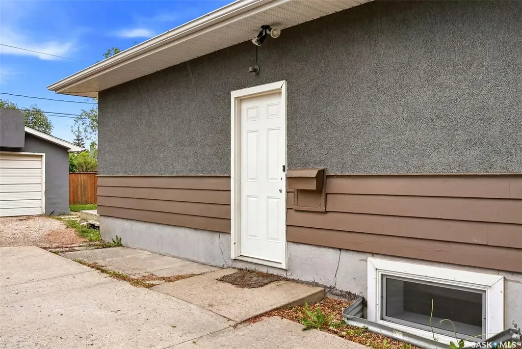 134 Ellison Crescent Regina SK S4R 4V5