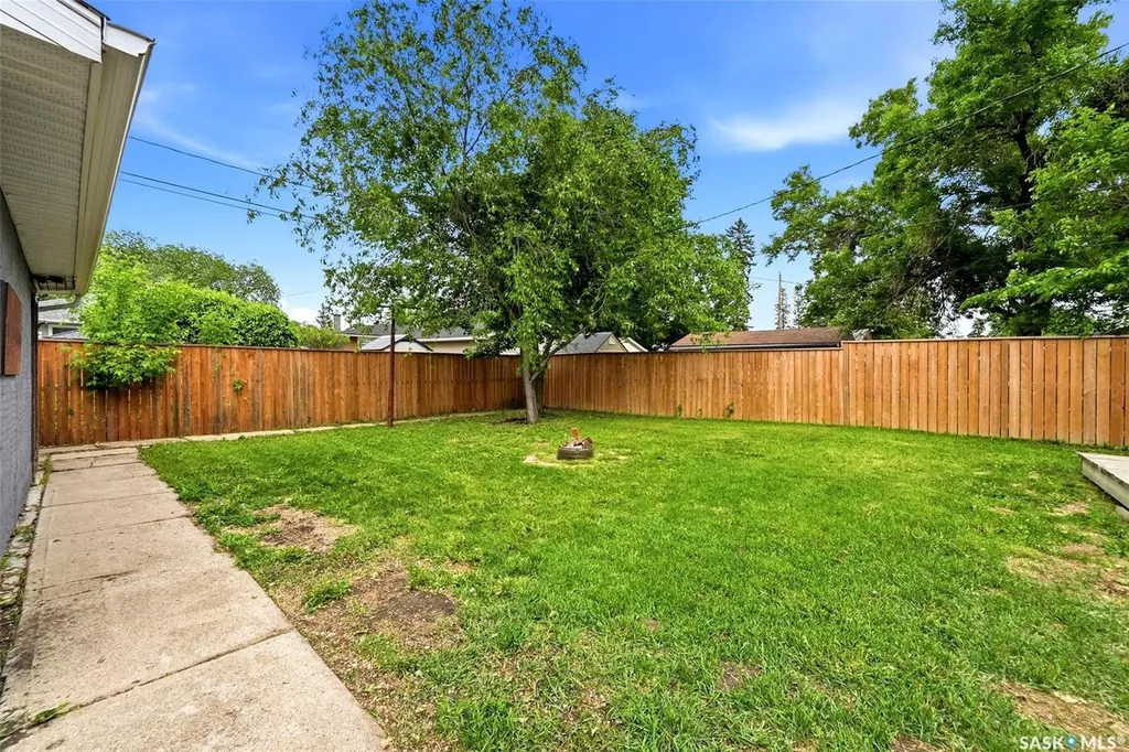 134 Ellison Crescent Regina SK S4R 4V5
