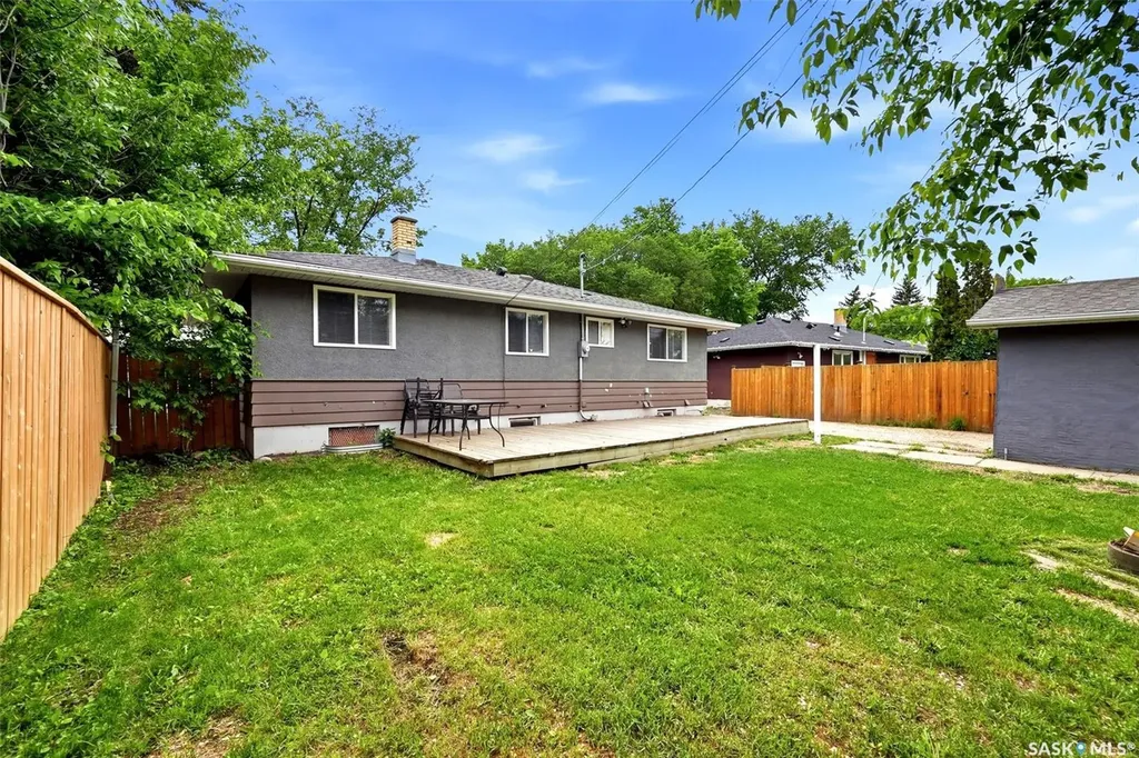 134 Ellison Crescent Regina SK S4R 4V5