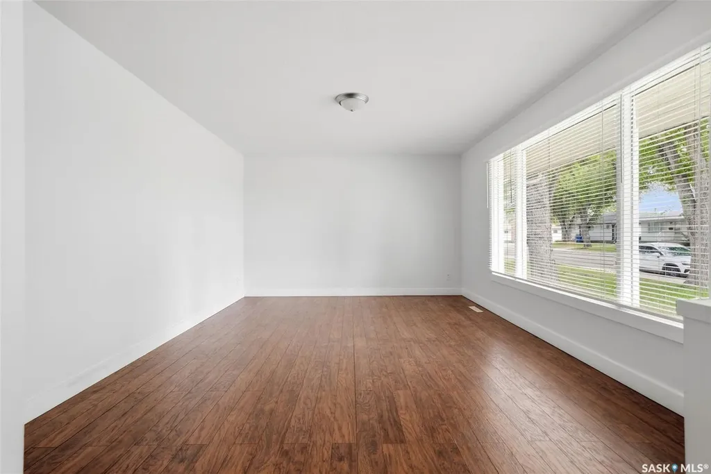 134 Ellison Crescent Regina SK S4R 4V5