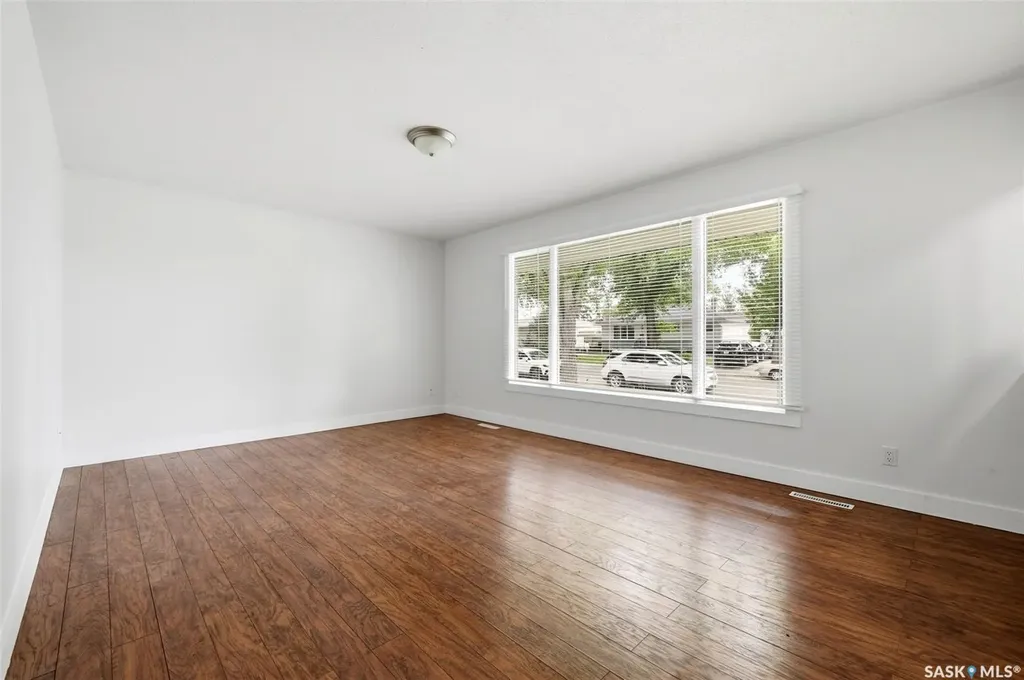 134 Ellison Crescent Regina SK S4R 4V5