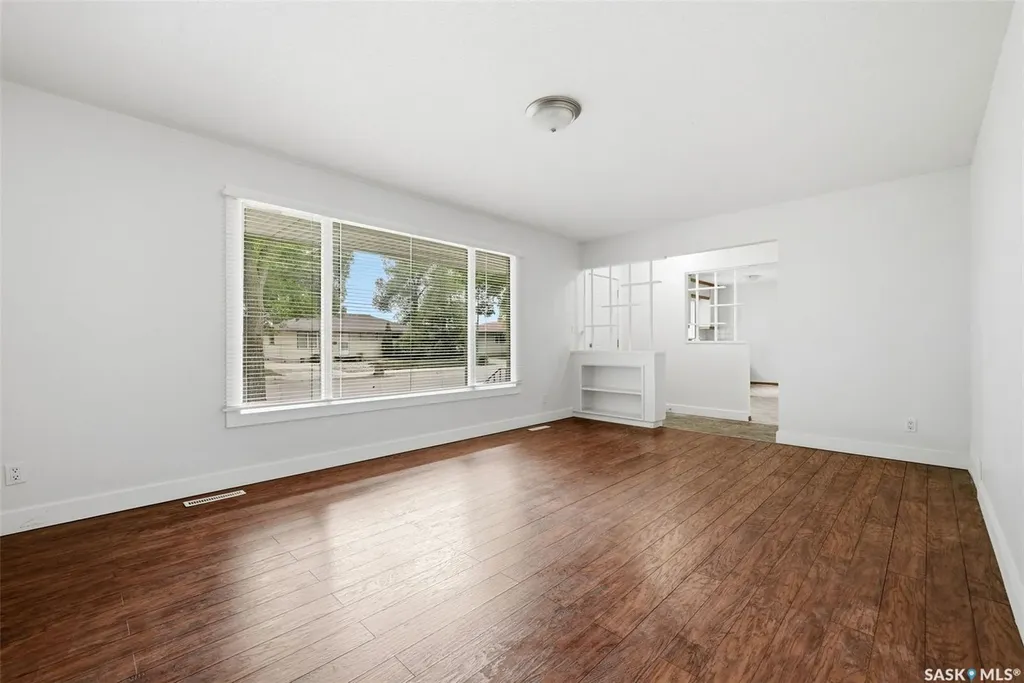 134 Ellison Crescent Regina SK S4R 4V5