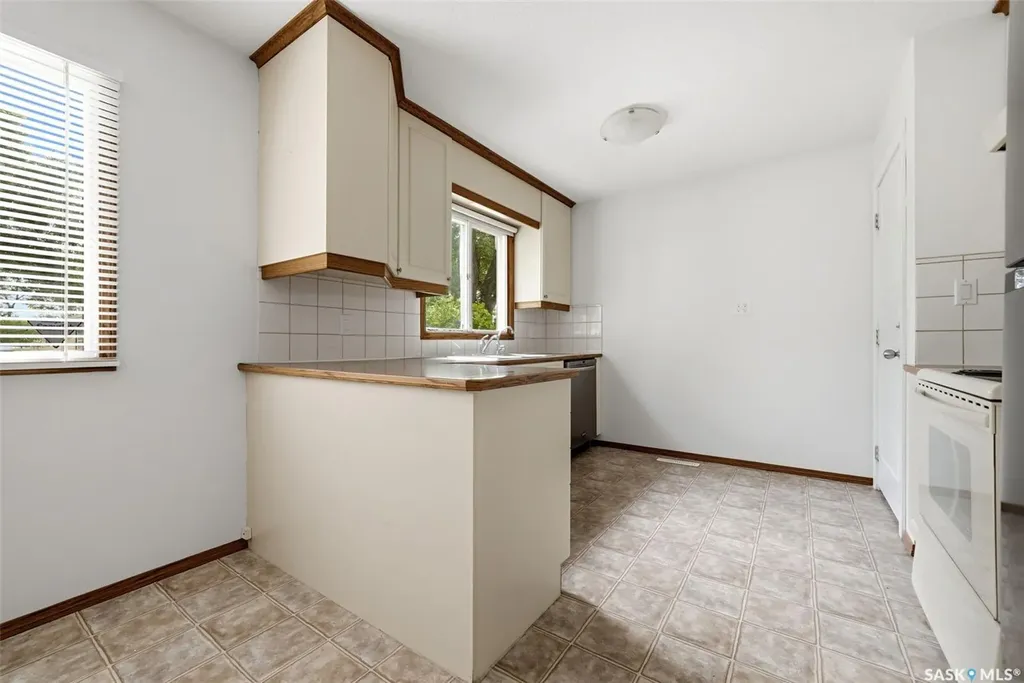134 Ellison Crescent Regina SK S4R 4V5